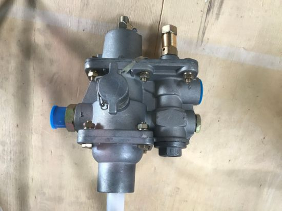 Sdlg Wheel Loader Spare Parts 4120000084 Oil-Water Separator Combination Valve