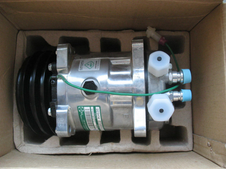 Sdlg LG936 Wheel Loader Engine Parts Air Compressor Assy Se5h14 7200002336