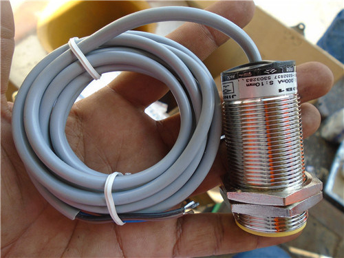 Sdlg LG956L LG958L Wheel Loader Spare Parts Adjacent Swich J7-D10c208 4130000679 Position Switch Yw242-2b 4130000326