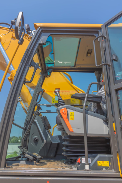 E350HJ2488A06E0 SDLG E6350H Excavator with 215KW Engine BFM8-29T2