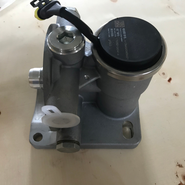 SDLG L953 Wheel Loader Spare Parts 4110003115014 FUEL PUMP 612600083421